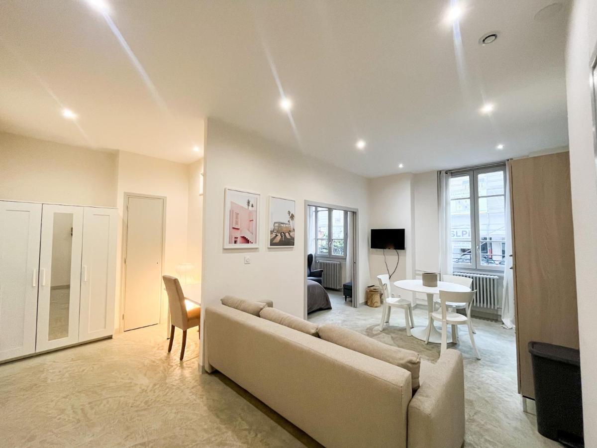Suite Onyx Lyon Luaran gambar